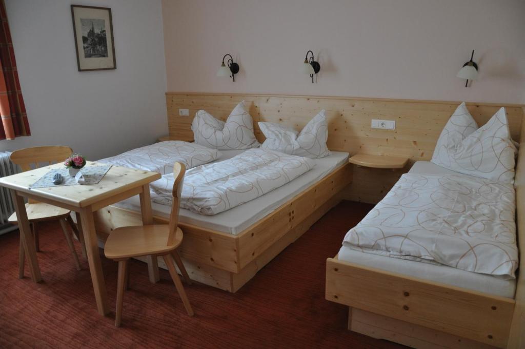 Triebenerhof Hotell Rum bild